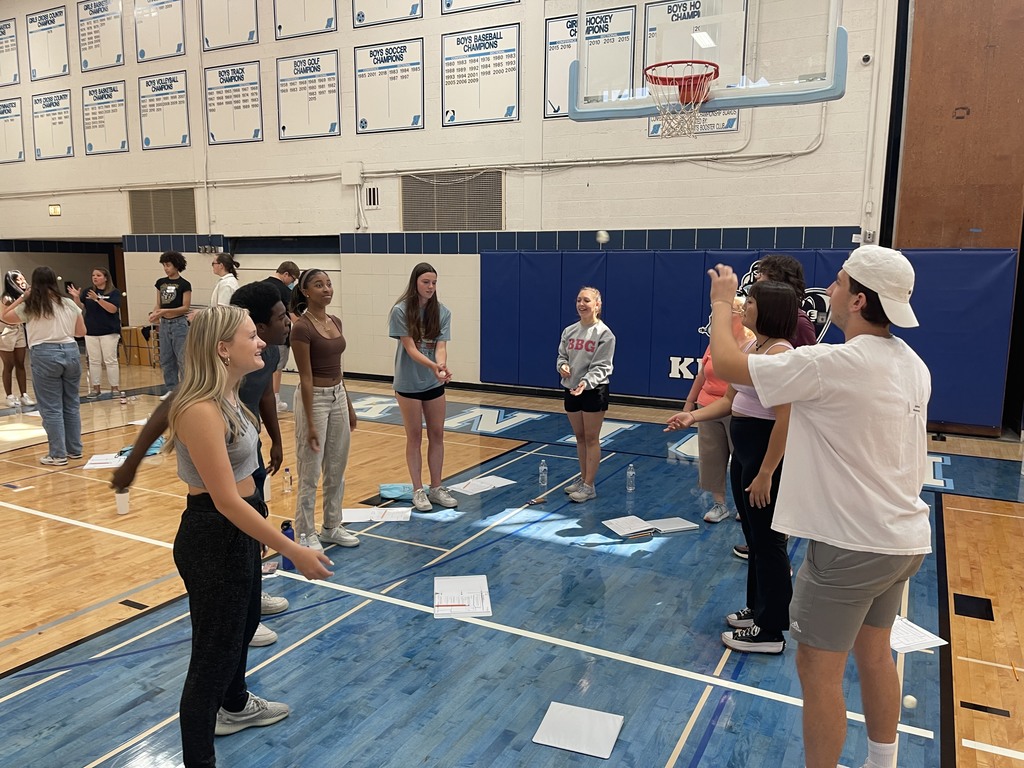 link leaders training in the gym